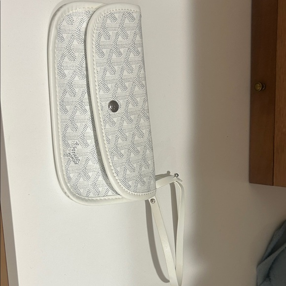 Goyard White and Gray Key & Card Holder - Picture 1 of 2